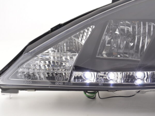 Phare Daylight à LED DRL look Ford Focus 3/4/5 portes. 01-04 noir pour véhicules avec direction à droite - – Image 4