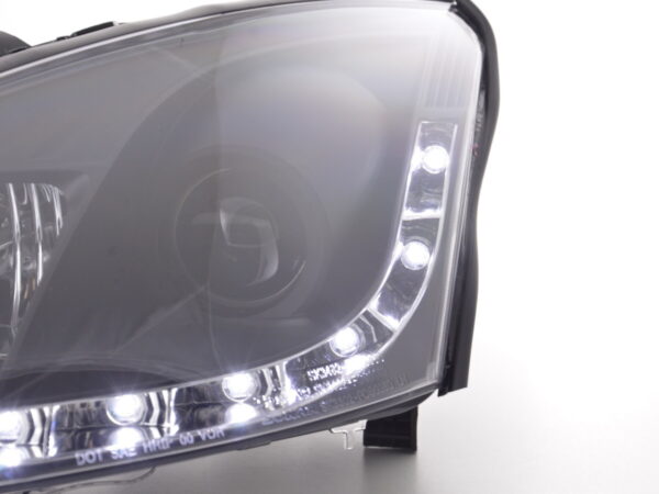 Phare Daylight à LED DRL look Ford Focus 3/4/5 portes. 01-04 noir pour véhicules avec direction à droite - – Image 5
