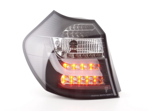 Jeu de feux arrière à LED BMW Série 1 E87 / E81 3/5 portes. 04-06 noir -