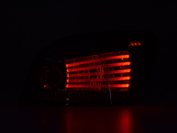 Kit feux arrières LED BMW Série 5 E60 berline 08-09 rouge / noir - – Image 2