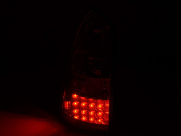 Kit feux arrières LED Ford Focus Tournament DNW 98-04 clair / rouge - – Image 3