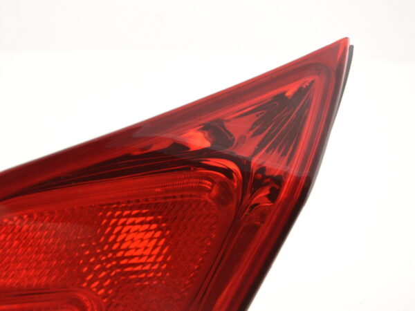 Pièces détachées feu arrière droit Opel Astra J 5 portes 09-12 rouge - – Image 2
