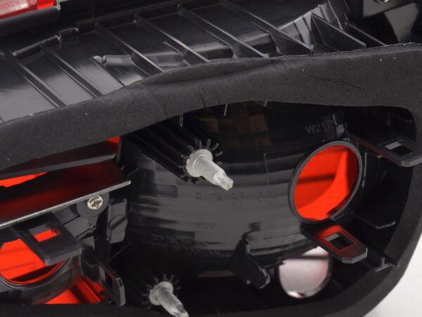 Pièces d'usure feu arrière gauche VW Golf 7 à partir de 2012 rouge / noir - – Image 6