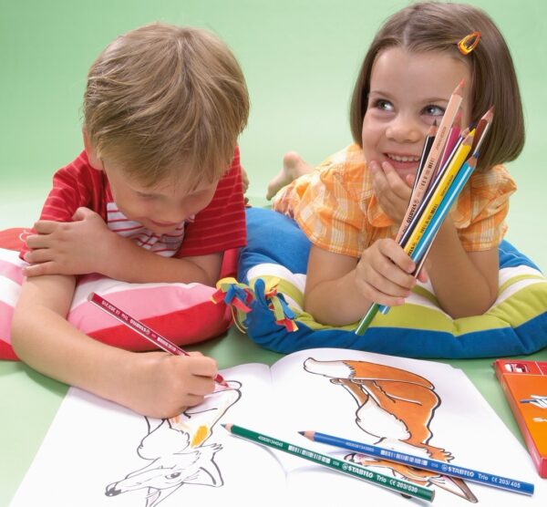 Etui carton x 12 STABILO Trio + 1 taille-crayon - Carton de 6 pièces – Image 4