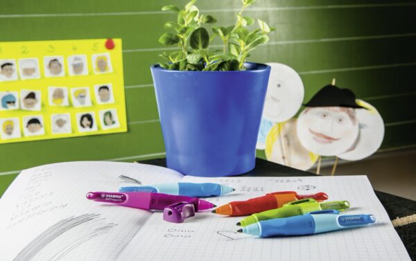Blister x 1 STABILO EASYergo 3.15 droitier + 1 taille-crayon - bleu – Image 5