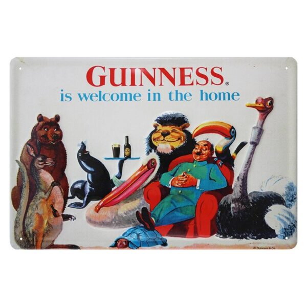 Plaque métal publicitaire 20x30cm bombée en relief : GUINNESS is welcome in the home.