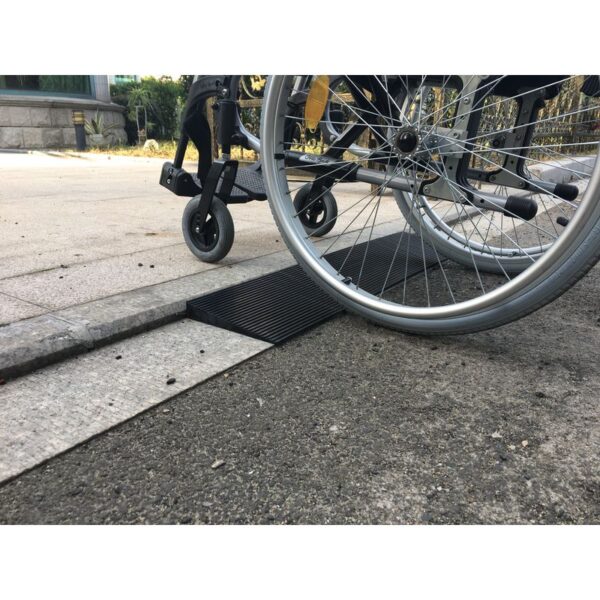 Rampes seuil en caoutchouc - 25 x 150 mm