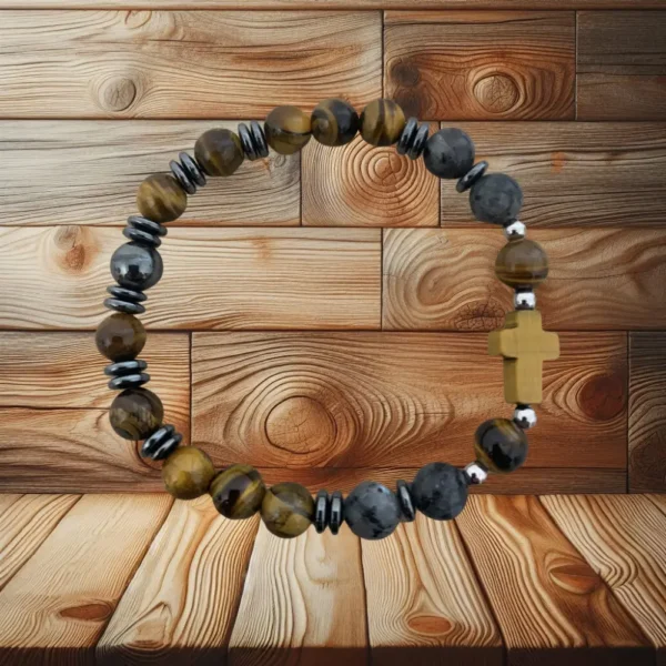 BRACELET IL DE TIGRE ET LARKIVITE AVEC CROIX SCULPTEE EN IL DE TIGRE. - 18CM