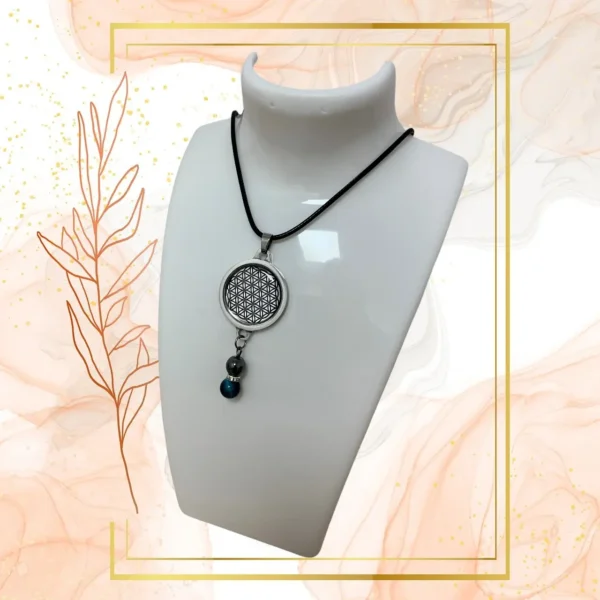 Collier Anti Ondes avec pendentif métal et il de Tigre bleu et Hématite - CORDON CIRE NOIR, FLEUR DE VIE