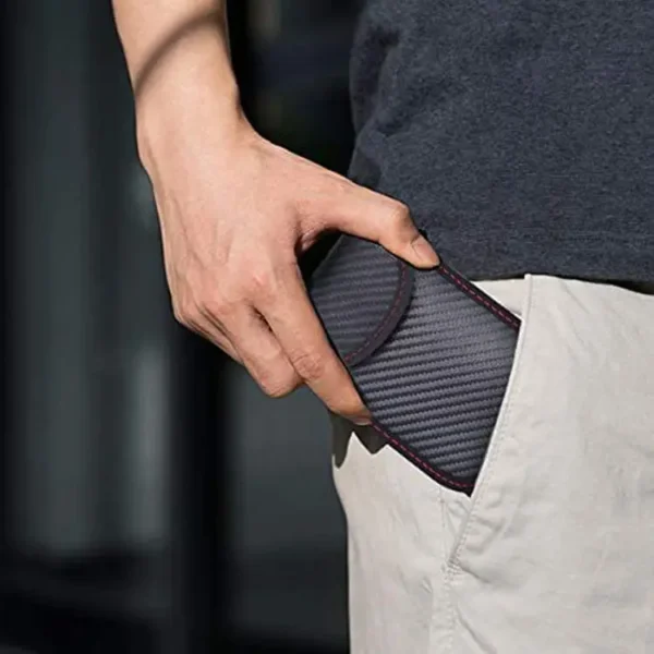 PRESENTOIR DE 12 POCHETTES ANTI ONDES POUR CLEFS DE VOITURE – Image 4