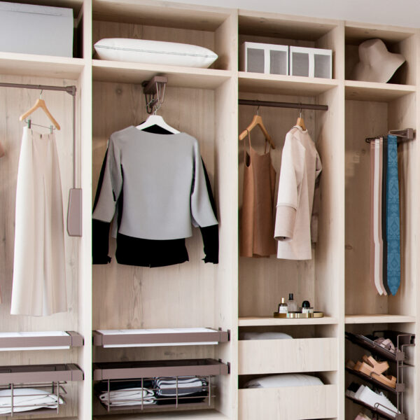 Emuca Porte-vêtements extractible Moka pour armoire, Plastique et Aluminium, Peint en moka – Image 3