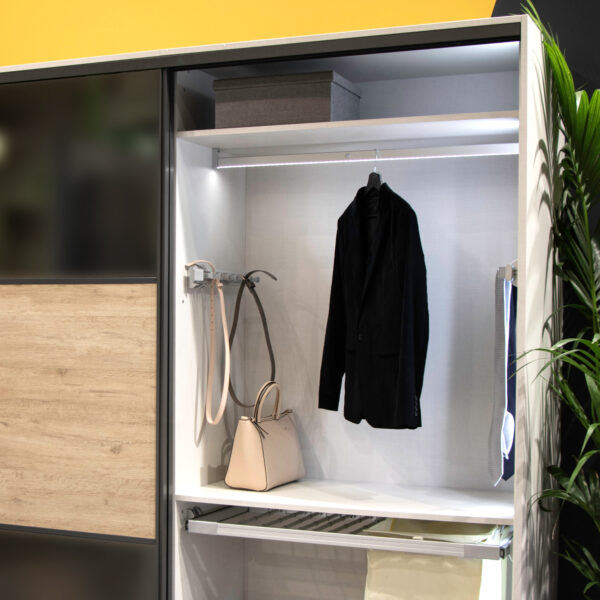 Emuca Porte-ceintures lateral extractible, Anodisé mat, Plastique et Aluminium. – Image 4