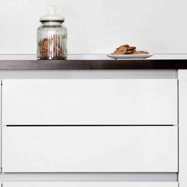 Emuca Kit de 2 profils supérieurs Gola pour meubles de cuisine, longueur 2,35m, avec accessoires, Aluminium, Anodisé mat – Image 3