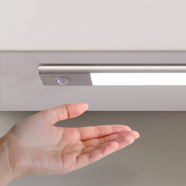 Emuca Luminaire LED Kaus rechargeable par usb avec détecteur de mouvement, L 400 mm, Anodisé mat, Plastique et Aluminium – Image 8