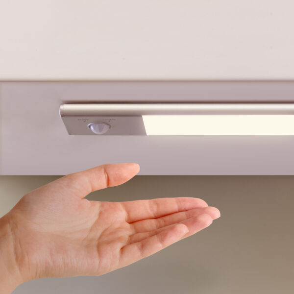 Emuca Luminaire LED Kaus rechargeable par usb avec détecteur de mouvement, L 600 mm, Anodisé mat, Plastique et Aluminium – Image 6