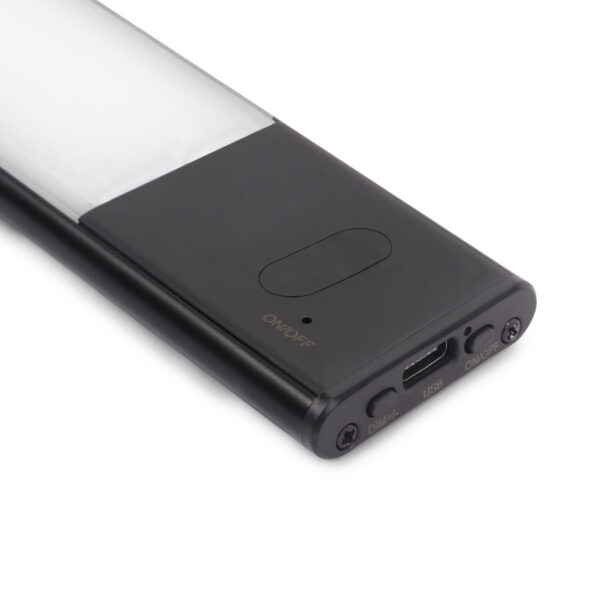 Emuca Luminaire LED Kaus Black rechargeable par usb avec capteur tactile, 240mm, Peint en noir, Plastique et Aluminium – Image 4