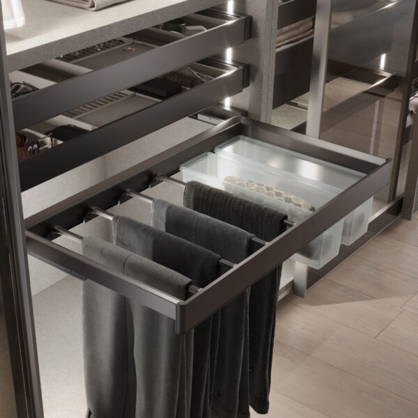 Emuca Kit de porte-pantalon à 7tringles, panier et rack ajustable Quartz pour armoires, glissières extension totale et à fermeture douce, Module 90cm, Finition Titane – Image 2