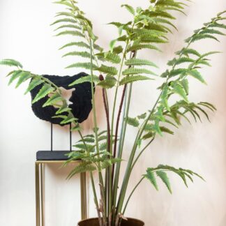 Kunstplant en pot. Plante verte type Kunstplant, livrée en pot, idéale pour intérieur lumineux.