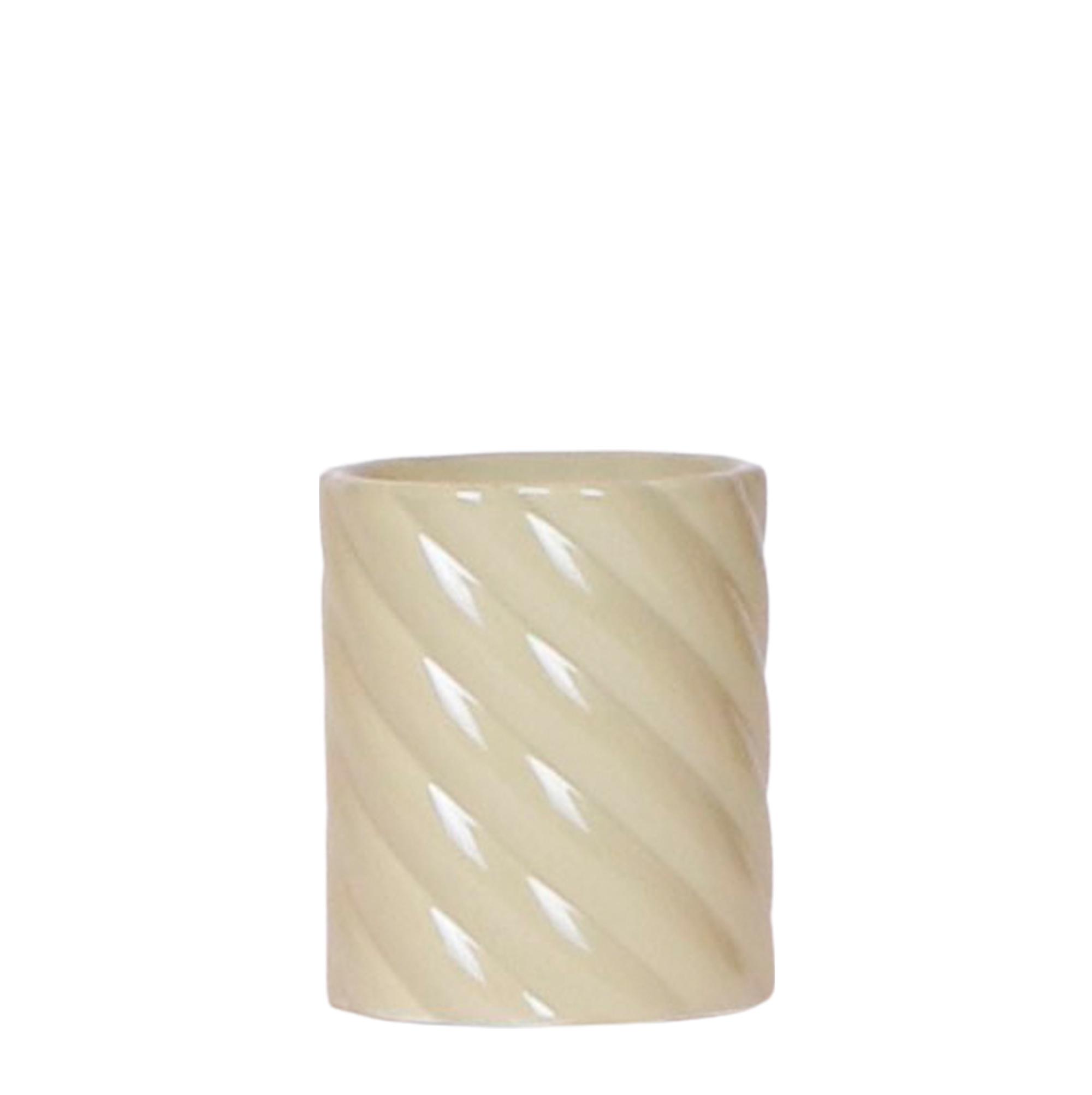 Kolibri Home | Candy sierpot | Hoog en pot Ø6cm. Plante verte type Kolibri Home | Candy sierpot | Hoog, livrée en pot, idéale pour intérieur lumineux.