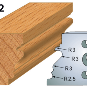 JEU DE 2 FERS PROFILES ACIER HT.40MM N°122