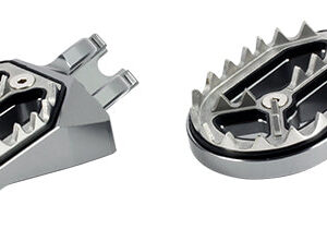 Repose-pieds Alu CNC Couleur Titane - HONDA