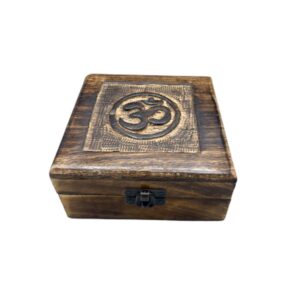 Boîte à souvenirs carrée en bois 13x13x6cm - Om- Vendu par 1