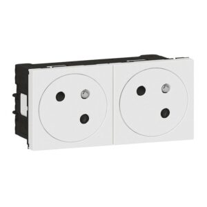 Prise multi supports programme Mosaic 2x2P+T à 45° bornes automatiques 4 modules blanc - Legrand - 357736