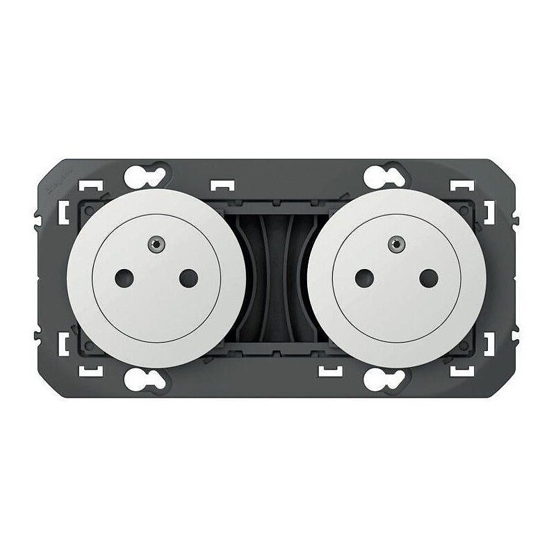 Triple prise de courant 2P+T Surface dooxie 16 A précâblé blanc - Legrand - 632983 – Image 4