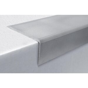 Nez de marche en aluminium type 9 T avec perçages décalés pour rénovation en 70 x 35 x 3000 mm - DINAC - 455652