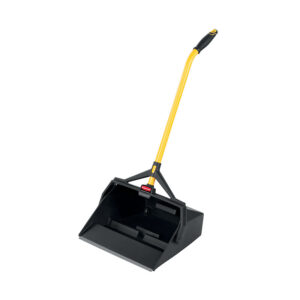 Pelle noir Lobby Pro® pour débris liquides et solides, large avec parois moulées, équipée de roulettes à l'arrière - RUBBERMAID - 117084