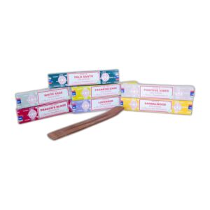 Ensemble de démarrage de bâtons d'encens Satya (7 parfums + porte-encens en bois de manguier)- Vendu par 1